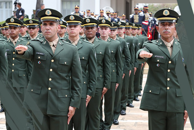 Exército Brasileiro - Entre em ação! Seja um Sargento do Exército.  Inscrições abertas, acesse: www.esa.ensino.eb.br